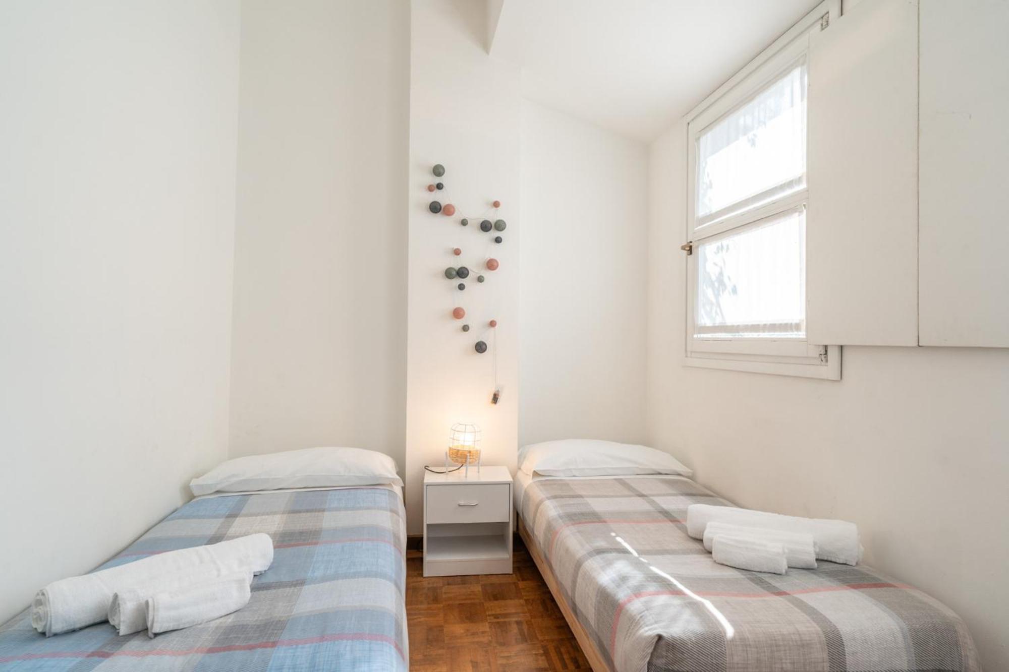 Large Family Apartment In A Fresh Area Of Lecco Exterior foto