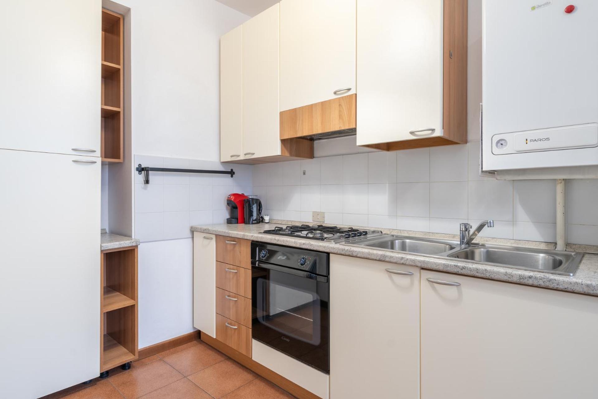 Large Family Apartment In A Fresh Area Of Lecco Exterior foto